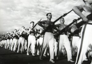 Desfile de los Jóvenes Comunistas, Moscú, URSS, años 1930 de Unbekannt