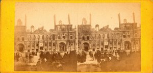 Comuna de París (1871): vista del Hotel de Ville después del incendio de mayo de 1871. Fotografía anónima. Impresión en cartón Dim. 17x8 cm de Unbekannt
