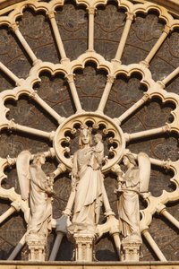 Catedral de Notre Dame de París ala oeste: Virgen y niño y ángeles, París, Francia de Unbekannt
