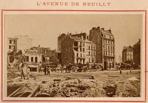 Comuna de París (1871): vista de la avenida de Neuilly en París en mayo de 1871. de Unbekannt