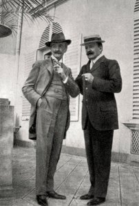Paul Hervieu y Marcel Prevost, autores y dramaturgos franceses, 1905