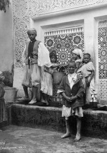 Gente en un pozo, Casablanca, Marruecos, c1920s-c1930s de Unbekannt