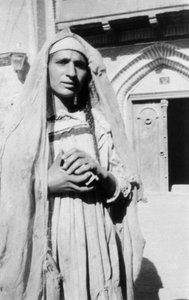 Mujer persa, 1917-1919 de Unbekannt