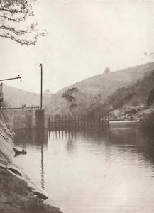 Presa de Desviación Pirahy desde arriba del Río Light and Power Works, 1914 de Unbekannt