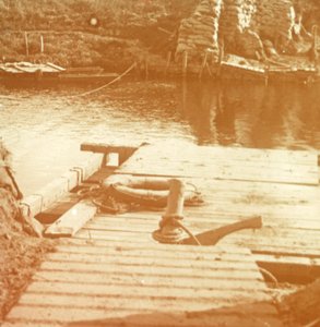 Puesto en la orilla del río, Diksmuide, Bélgica c.1914-c.1918 de Unbekannt