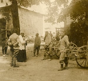 Sacerdote diciendo misa al aire libre, c. 1914-c. 1918 de Unbekannt
