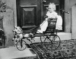 Príncipe Alberto Windsor a la edad de un año, c1896 de Unbekannt