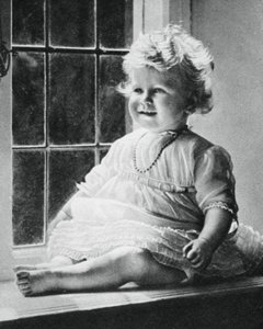 La princesa Isabel en St Pauls Walden Bury, 1927