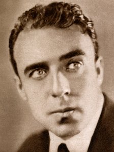 Raoul Walsh, director de cine estadounidense, 1933 de Unbekannt