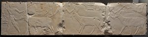 Relieve de hombres trayendo animales del desierto, c. 2311-2281 a.C. de Unbekannt