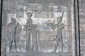 Relieve en el Mammisi romano, Templo de Hathor, finales del período Ptolemaico y Romano, c. 125 a.C. - c. 60 d.C.