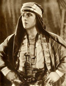 Rudolph Valentino en El Jeque, 1921, 1935