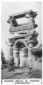 Rudra Mala, pórtico norte, Siddhapur, India, c1925 de Unbekannt