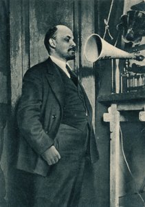 Líder bolchevique ruso Vladimir Lenin en una grabación de radio en el Kremlin, Moscú, Rusia, 1919 de Unbekannt