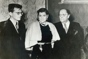 Compositor ruso Dmitri Shostakovich, cantante Maria Maksakova y escritor Aleksey Tolstoy, 1943 de Unbekannt