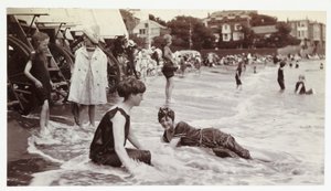 Baño en el mar, Broadstairs, Kent, c 1913 de Unbekannt
