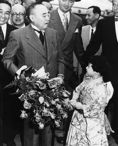 Shigeru Yoshida llega al Tratado de Paz de San Francisco, EE.UU., abril de 1952