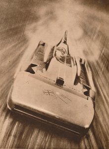 Sir Malcolm Campbell a alta velocidad en 
