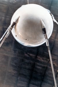 Sputnik 1, satélite ruso, 1957 de Unbekannt