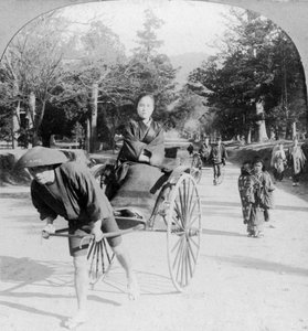 Paseo por el parque en Nara, Japón, 1901