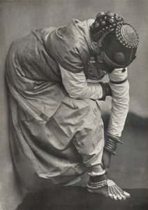 Tamulin con adornos de pies y cabeza, 1926 de Unbekannt