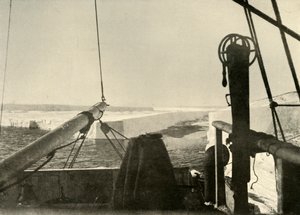 El borde de la barrera rompiéndose cuatro millas al sur de Hut Point, c1908, 1909 de Unbekannt