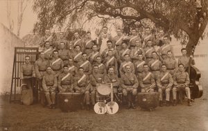 La banda del batallón del Primer Batallón, El Regimiento Real de West Kent de la Reina. Poona, India de Unbekannt