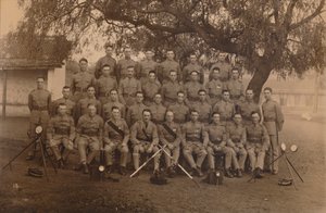 Los señaladores del batallón del Primer Batallón, El Regimiento Real de West Kent. Poona de Unbekannt