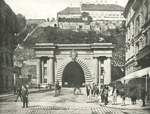El Túnel del Castillo de Buda, Budapest, Austria-Hungría, 1895 de Unbekannt