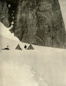 El campamento bajo el pilar de granito, a media milla del depósito del glaciar inferior...27 de enero de 1909 de Unbekannt