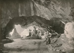 Las Cuevas de Moulmein, 1900