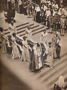 La ceremonia de coronación en la abadía: La procesión de las reinas, 1937 de Unbekannt