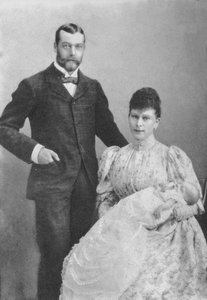 El duque y la duquesa de York, con el príncipe Eduardo infante, 1894 1936 de Unbekannt