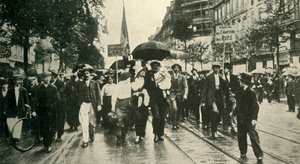El llamado a las armas francés: Reservistas uniéndose a los colores en París, 1920 de Unbekannt