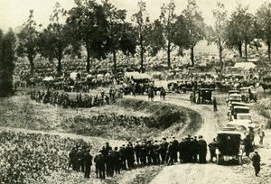 Los alemanes arrestan a civiles en Visé, Bélgica, agosto de 1914, c. 1920 de Unbekannt