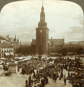 El Gran Mercado alrededor de la estatua de Christian IV, Christiania, Noruega, c1905