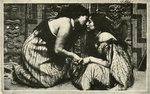 El Hongi, un saludo maorí, c1948 de Unbekannt