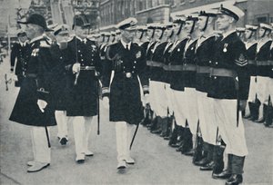 El rey inaugurando la Semana de la Marina en Portsmouth, c. 1935, 1937 de Unbekannt