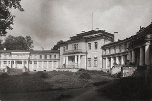 La casa solariega de Maryino, principios de 1920s