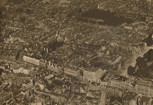 El rompecabezas de calles familiares desde un nuevo y emocionante punto de vista, c1935 de Unbekannt