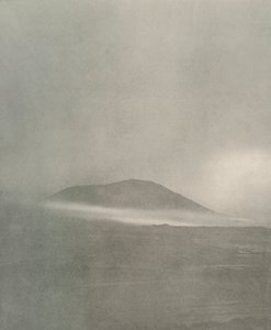 El comienzo de una ventisca...Deriva alrededor del Monte Erebus, c1908, 1909