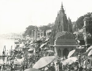 El estanque Vishnu y Ghat, Benarés, India, 1895 de Unbekannt