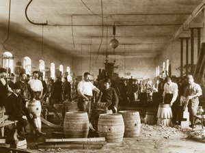 La fabricación de barriles de cerveza de madera en Pilsen de Unbekannt