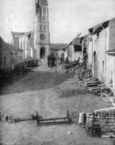 Las ruinas de un pueblo en Lorena, Primera Guerra Mundial, 1915 de Unbekannt