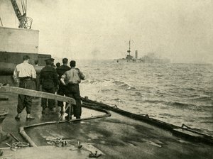 El hundimiento del crucero alemán Mainz, 28 de agosto de 1914, c1920 de Unbekannt
