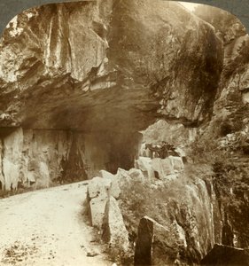 El maravilloso camino de Bratlandsdal, excavado a través de paredes de roca sólida, Noruega, c1905 de Unbekannt