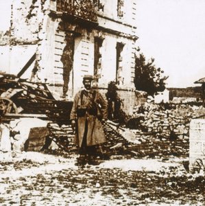 Ayuntamiento en Ablain-Saint-Nazaire, norte de Francia, c. 1914-c. 1918 de Unbekannt