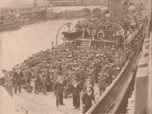 Tropas a bordo de un transporte del Canal, c1915-1928 de Unbekannt