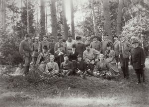 El zar Alejandro III con familia y amigos en una cacería en el Bosque de Bialowieza, Rusia, 1894 de Unbekannt