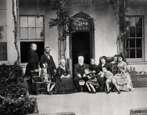 Victor Hugo, novelista francés, en exilio en Guernsey, 1866 de Unbekannt